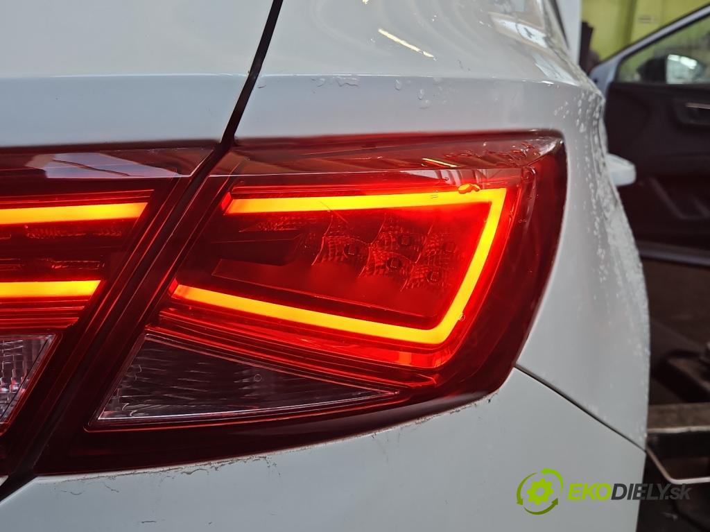 Seat Leon III 2012-2020 2.0 tdi 150 hp automatic 110 kW 1968 cm3 5- světlo zadní pravé 5F0945208C (Klika dveří ostatní)