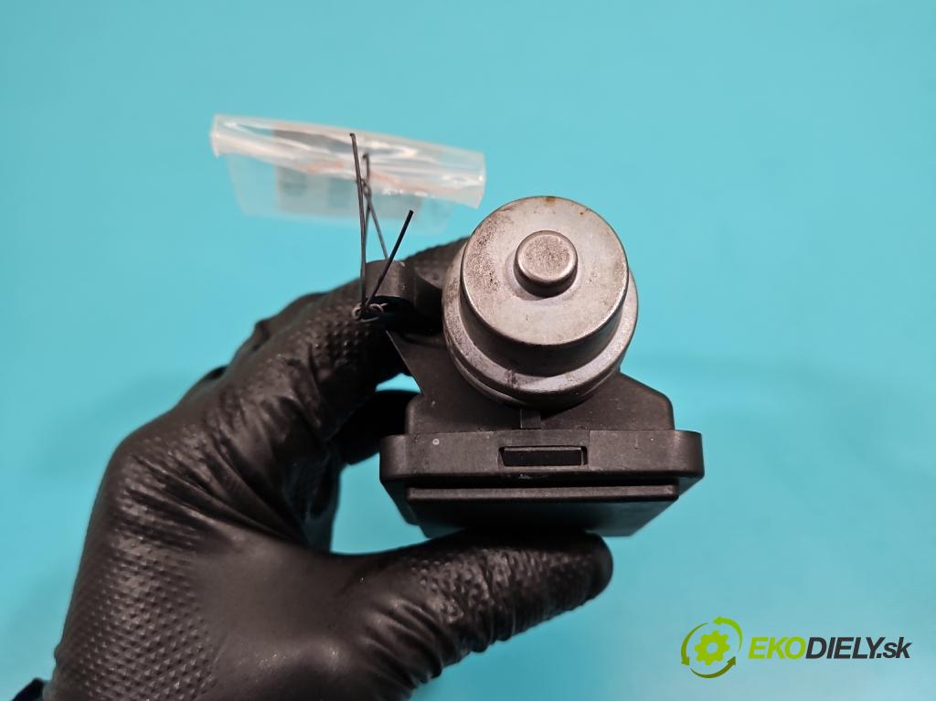 Jeep Grand Cherokee WK2 IV 2010-2021 3.0 CRD 250 HP automatic 184 kW 2987 cm3 5- Ovladač: klapky: kolektor  (Motorček ostatné)