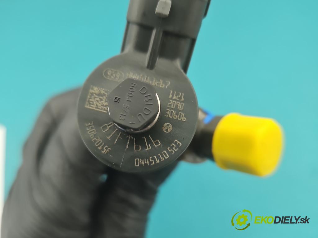 Jeep Grand Cherokee WK2 IV 2010-2021 3.0 CRD 250 HP automatic 184 kW 2987 cm3 5- vstrek 0445110523 (Vstrekovač paliva)