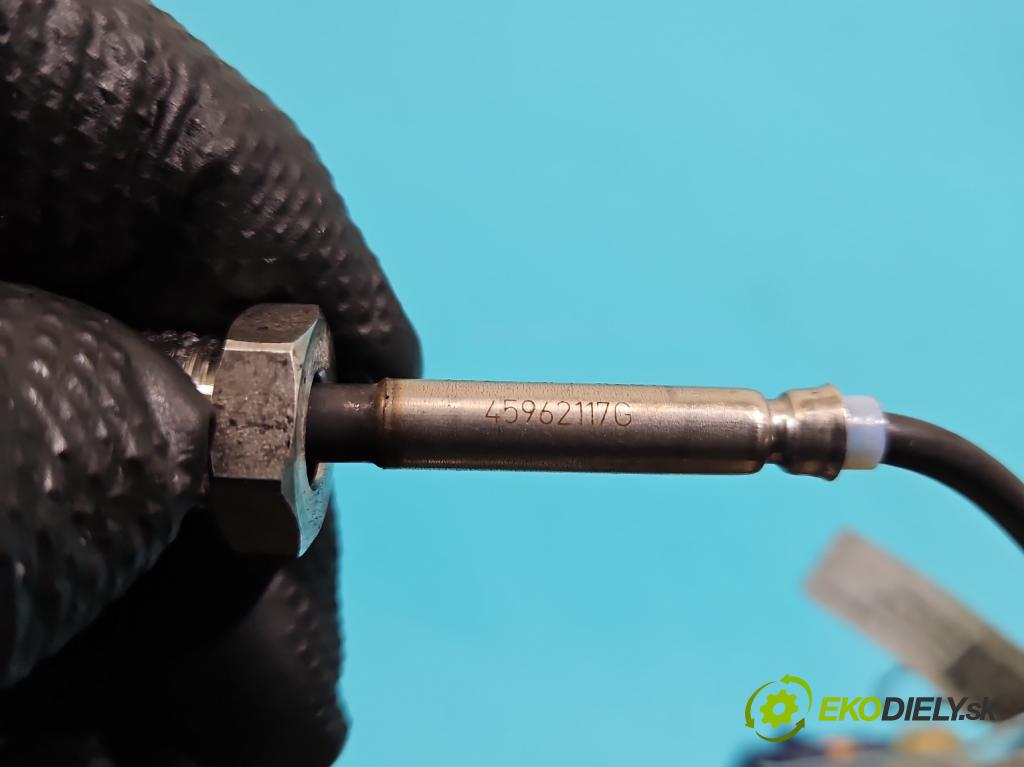 Jeep Grand Cherokee WK2 IV 2010-2021 3.0 CRD 250 HP automatic 184 kW 2987 cm3 5- snímač teploty: výfukové 45962117G (Snímač)