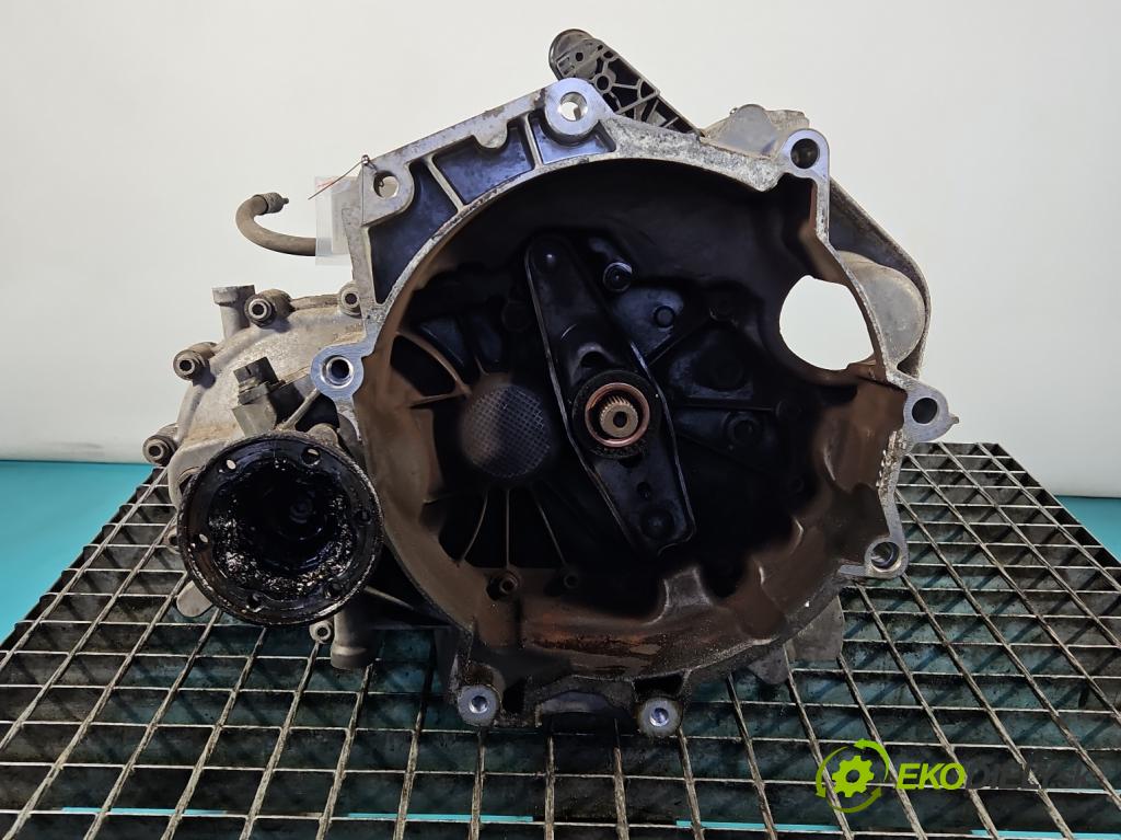 Vw Polo V 6R 2009-2017 1.4 16V 86 HP manual 63 kW 1390 cm3 5- prevodovka stupeň,rýchlosť manual LVE