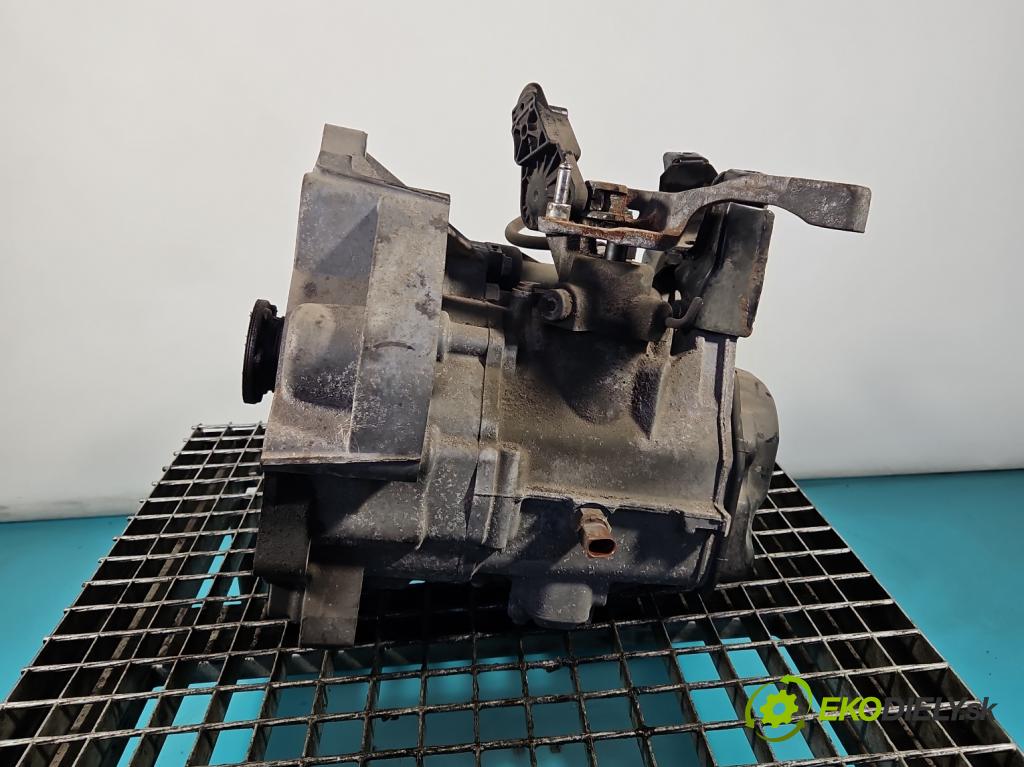 Vw Polo V 6R 2009-2017 1.4 16V 86 HP manual 63 kW 1390 cm3 5- prevodovka stupeň,rýchlosť manual LVE