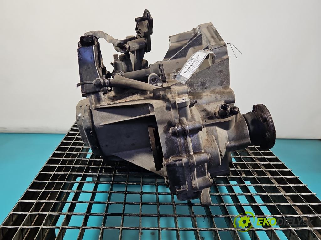 Vw Polo V 6R 2009-2017 1.4 16V 86 HP manual 63 kW 1390 cm3 5- prevodovka stupeň,rýchlosť manual LVE