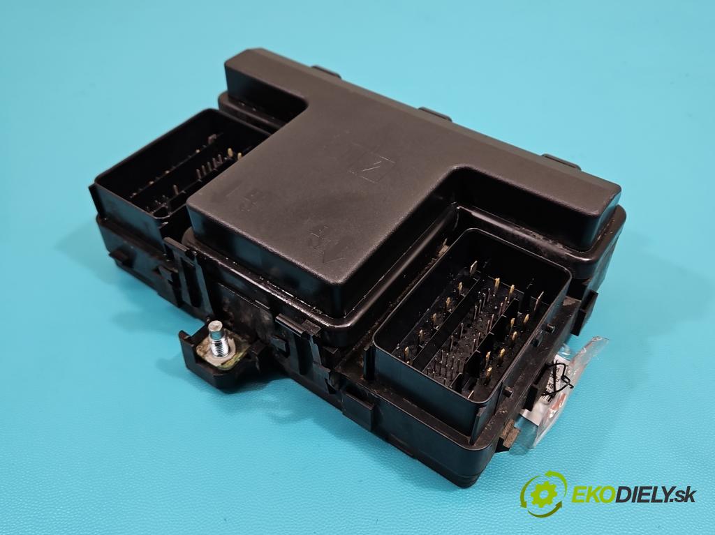 Ford S-max II 2015-2023 2.0 tdci 150 HP manual 110.3 kW 1997 cm3 5- skrinka poistka K2GT14D066EA02 (Poistková skrinka)