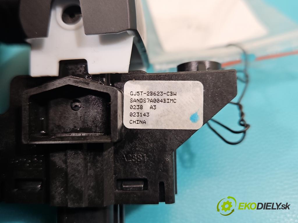 Ford Kuga Mk2 2013-2019 1.5 120 HP manual 88.3 kW 1498 cm3 5- prepínač brzda: ručný GJ5T-2B623-CBW (Prepínacie páčky pod volantom)