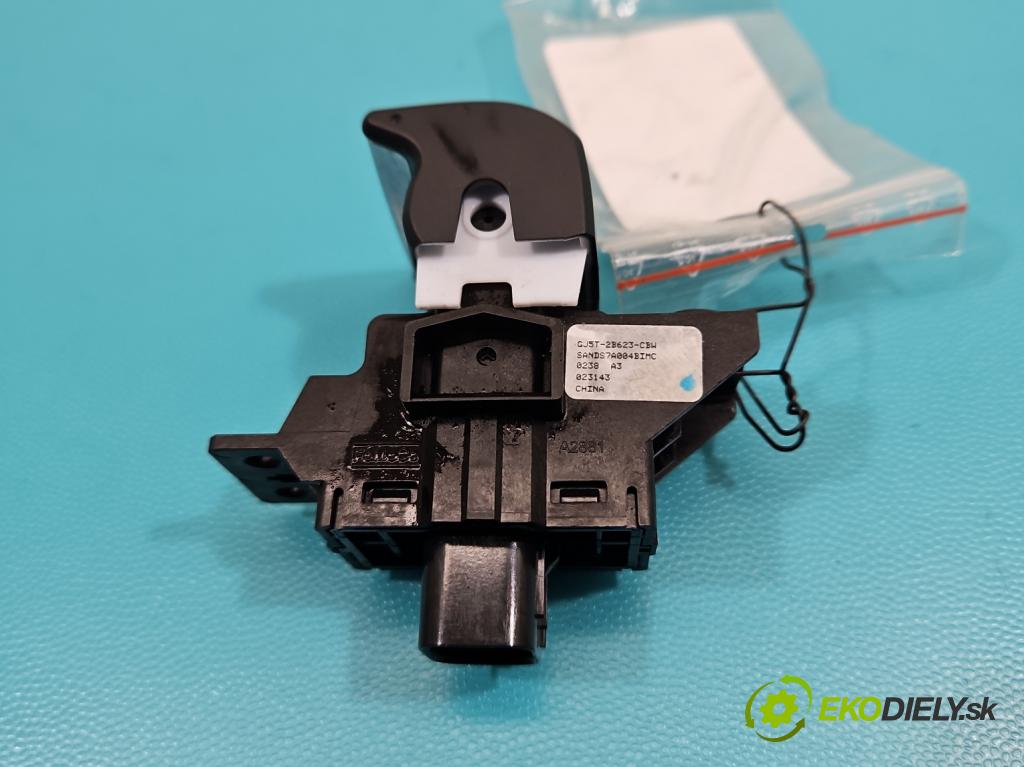 Ford Kuga Mk2 2013-2019 1.5 120 HP manual 88.3 kW 1498 cm3 5- prepínač brzda: ručný GJ5T-2B623-CBW (Prepínacie páčky pod volantom)