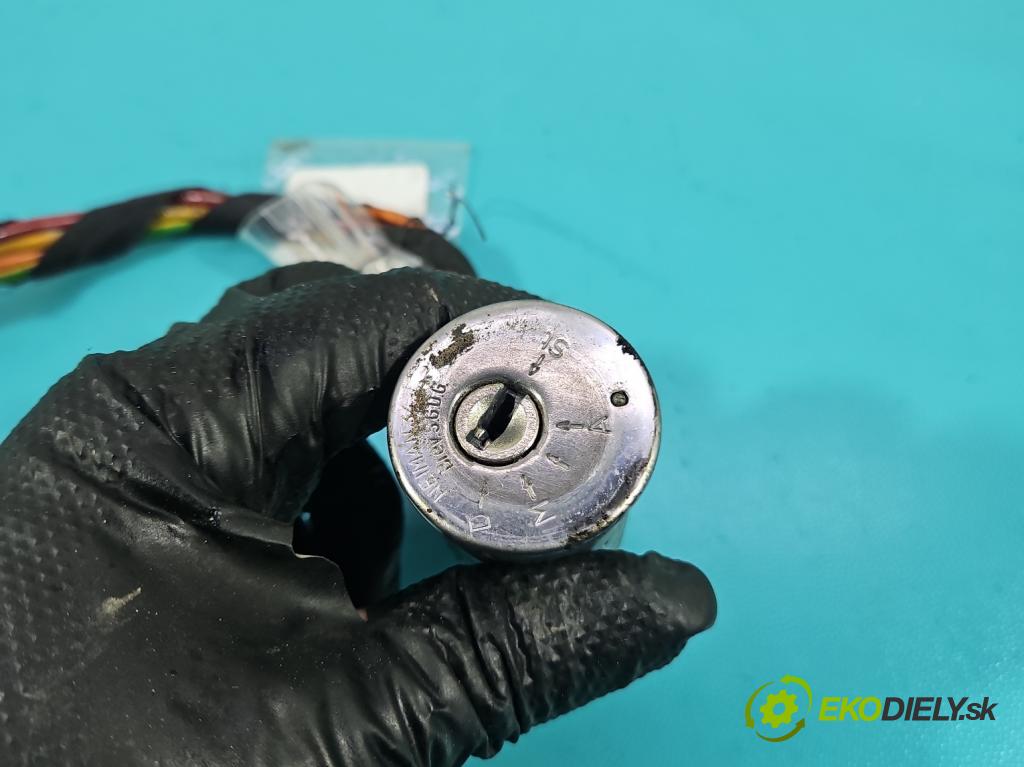 Renault Clio II 1998-2012 1.4 8V 75 HP manual 55 kW 1390 cm3 5- Spínačka (Spínacia skrinka)