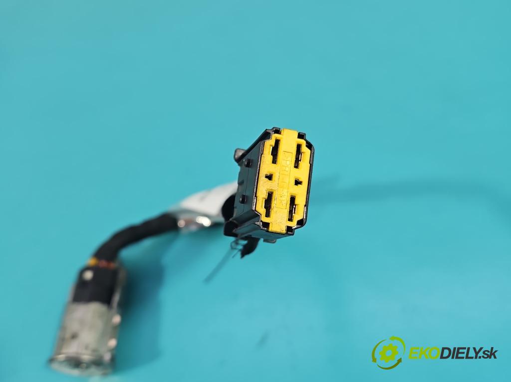 Renault Clio II 1998-2012 1.4 8V 75 HP manual 55 kW 1390 cm3 5- Spínačka (Spínacia skrinka)