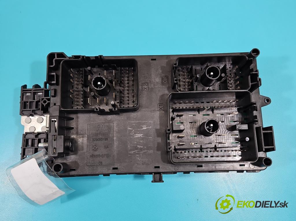 Opel Insignia A 2008-2017 2.0 cdti 160 HP manual 118 kW 1956 cm3 5- skrinka poistka 529050199 (Poistková skrinka)