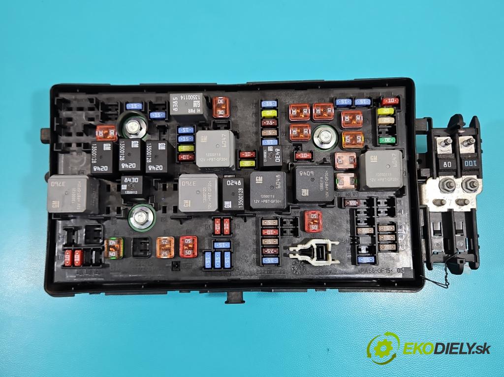 Opel Insignia A 2008-2017 2.0 cdti 160 HP manual 118 kW 1956 cm3 5- skrinka poistka 529050199 (Poistková skrinka)