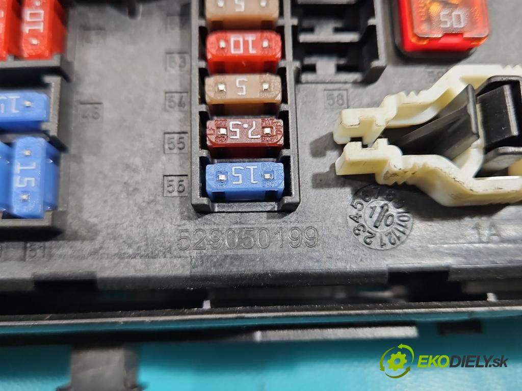 Opel Insignia A 2008-2017 2.0 cdti 160 HP manual 118 kW 1956 cm3 5- skrinka poistka 529050199 (Poistková skrinka)