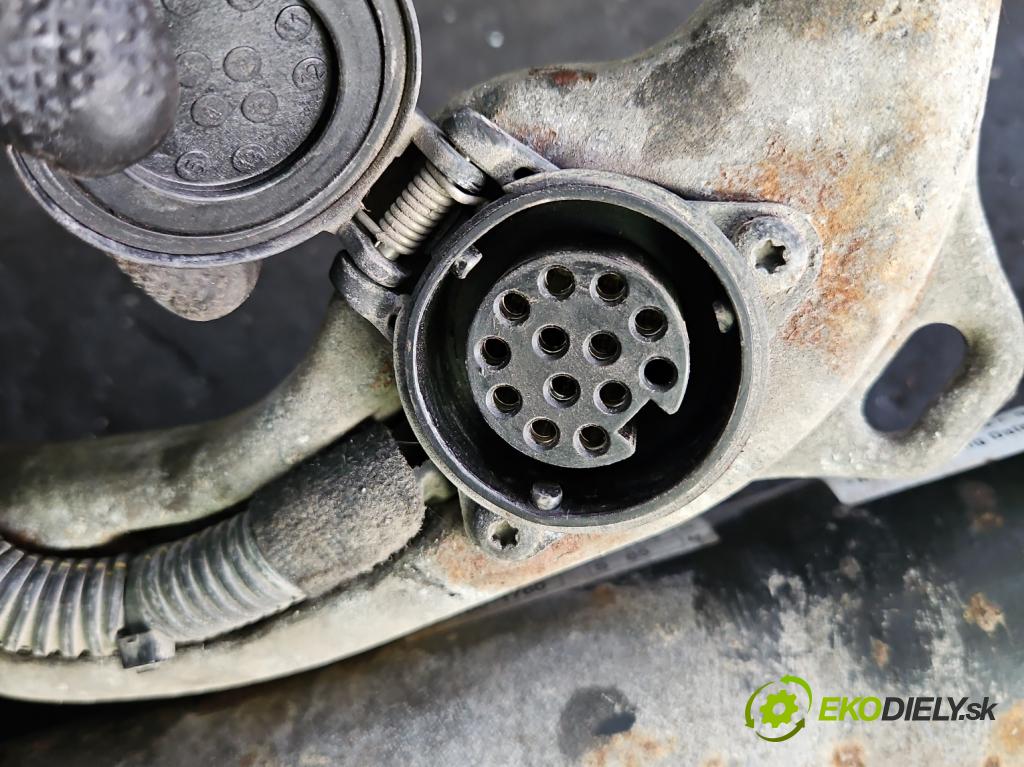 Opel Insignia A 2008-2017 2.0 cdti 160 hp manual 118 kW 1956 cm3 5- oko tažné 13235172 (Tažné zařízení)