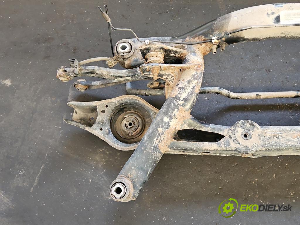 Vw Passat B7 2010-2014 2.0 tdi 170 hp automatic 125 kW 1968 cm3 5- zadní výztuha  (Zadní výztuha)