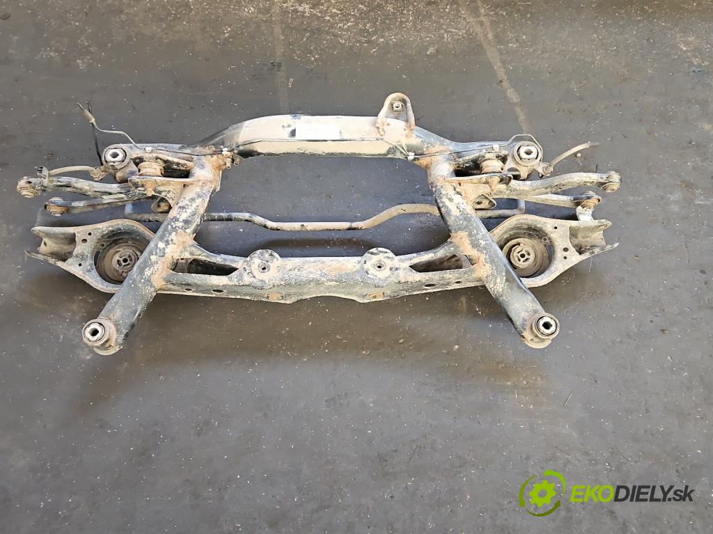 Vw Passat B7 2010-2014 2.0 tdi 170 hp automatic 125 kW 1968 cm3 5- zadní výztuha  (Zadní výztuha)