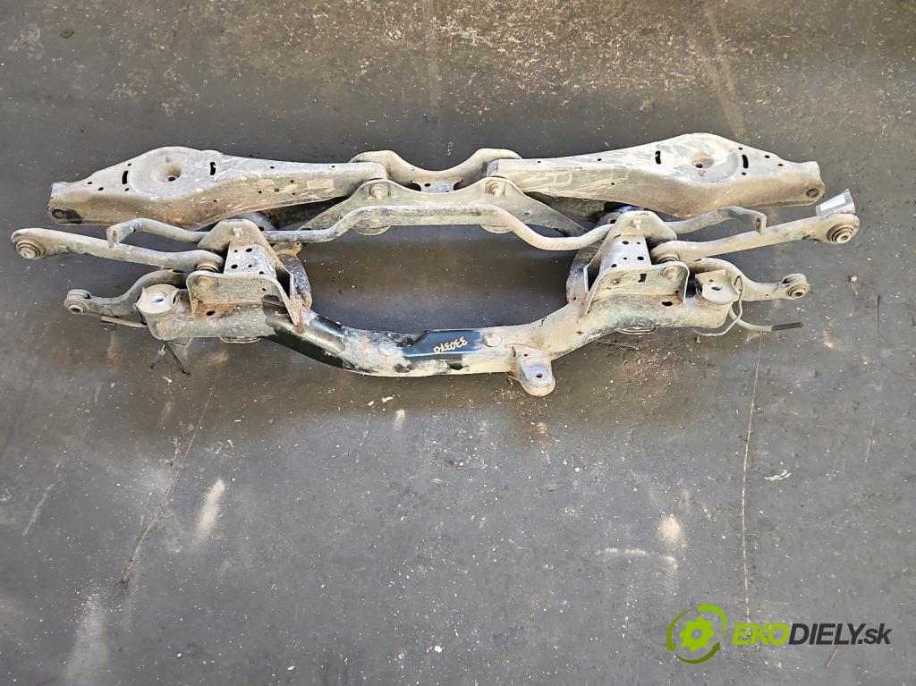 Vw Passat B7 2010-2014 2.0 tdi 170 hp automatic 125 kW 1968 cm3 5- zadní výztuha  (Zadní výztuha)