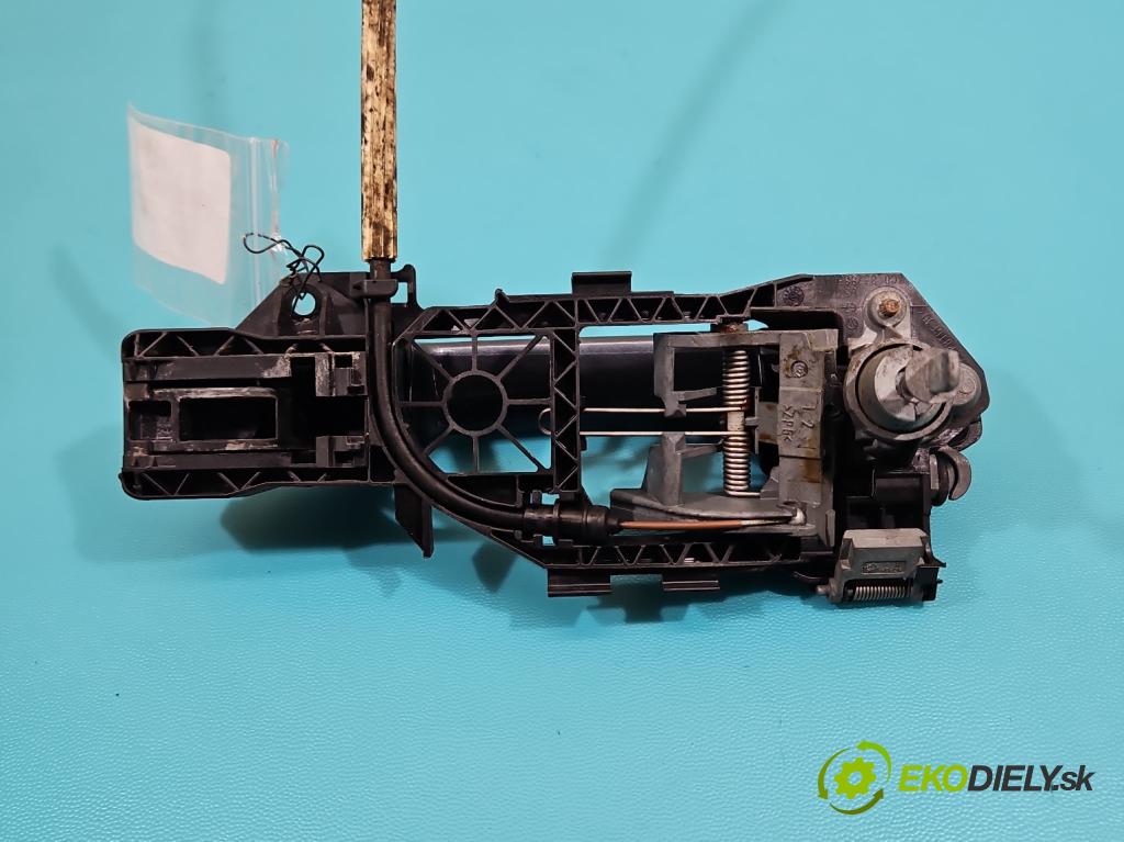 Vw Passat B7 2010-2014 2.0 tdi 170 hp automatic 125 kW 1968 cm3 5- klika přední levé 3C0837885H (Vnější přední levá klika dveří)