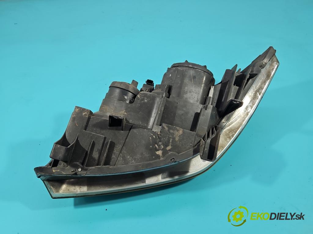 Renault Megane II 2003-2008 1.6 16v 111KM manual 82 kW 1598 cm3 4- Reflektor: pravý  (Svetlo predné pravé)