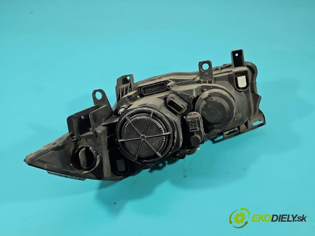 Renault Megane II 2003-2008 1.6 16v 111KM manual 82 kW 1598 cm3 4- Reflektor: pravý  (Svetlo predné pravé)