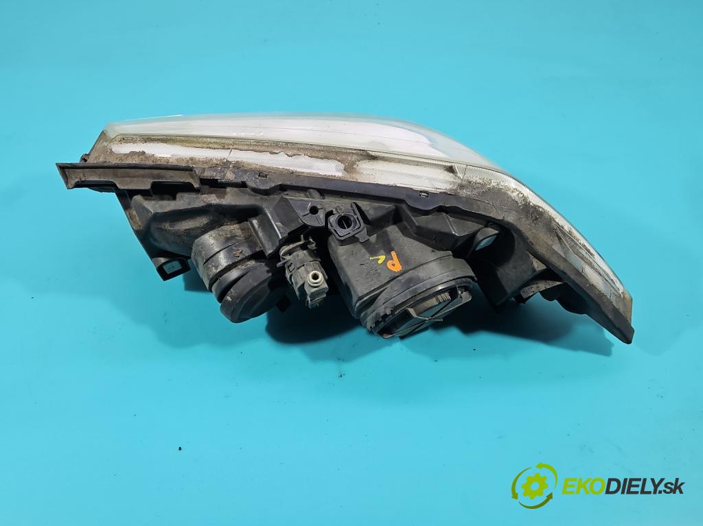 Renault Megane II 2003-2008 1.6 16v 111KM manual 82 kW 1598 cm3 4- Reflektor: pravý  (Svetlo predné pravé)