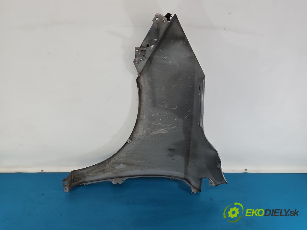 Hyundai Ix35 2.0 crdi 4wd 136hp manual 100 kW 1995 cm3 5- blatnik přední pravý  (Klika dveří ostatní)