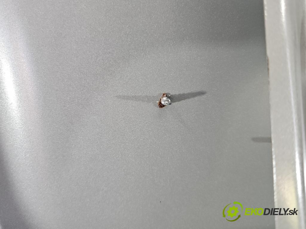 Hyundai Ix35 2.0 crdi 4wd 136hp manual 100 kW 1995 cm3 5- zadní kufrové dveře  (Zadní kapota (kufr))