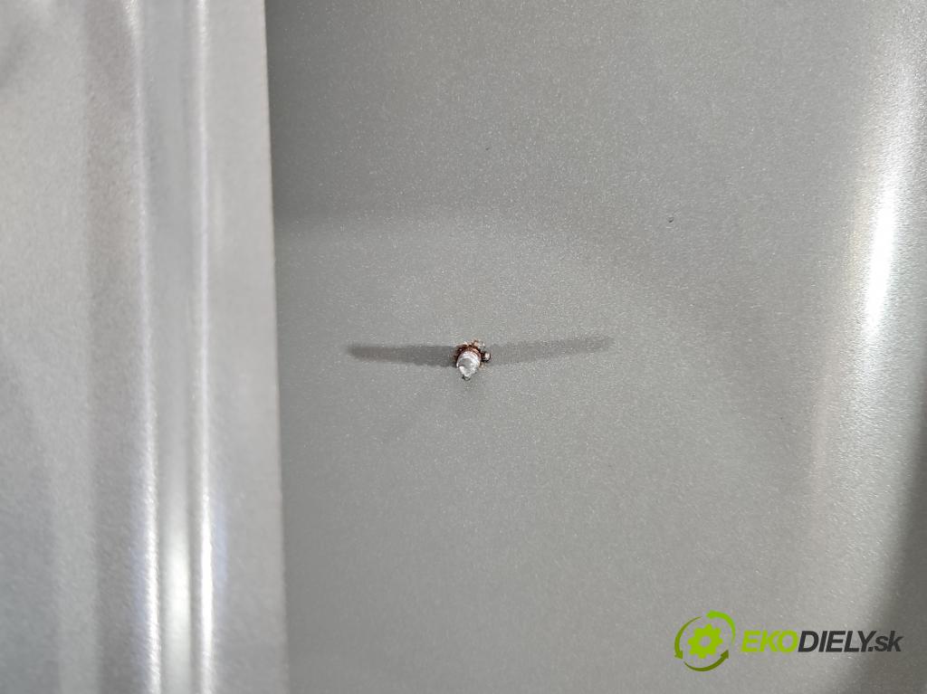 Hyundai Ix35 2.0 crdi 4wd 136hp manual 100 kW 1995 cm3 5- zadní kufrové dveře  (Zadní kapota (kufr))