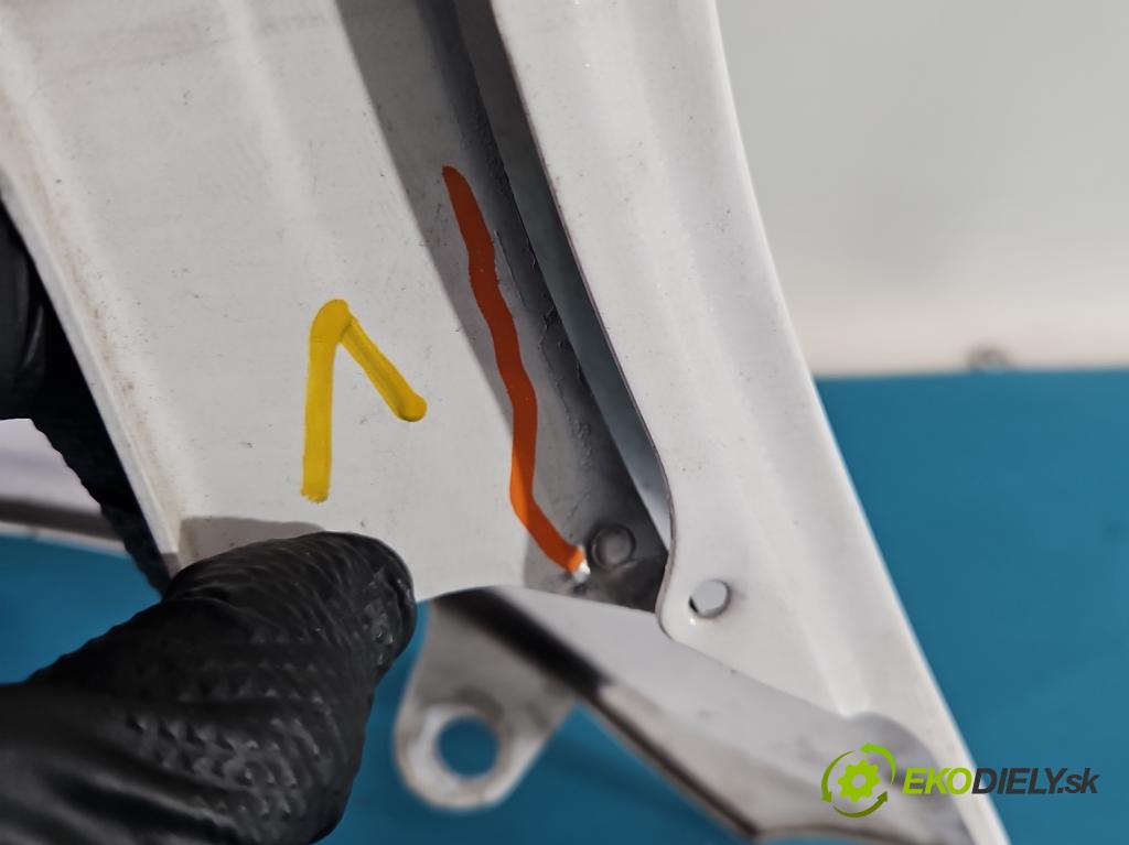 Audi A6 C7 2011-2018 3.0 tfsi: quattro 310HP automatic 228 kW 2995 cm3 4- blatník predné pravý  (Kľučka dverí ostatné)