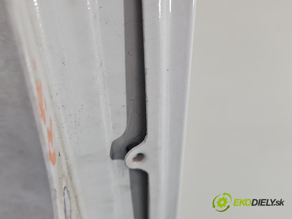 Audi A6 C7 2011-2018 3.0 tfsi: quattro 310HP automatic 228 kW 2995 cm3 4- blatník predné pravý  (Kľučka dverí ostatné)