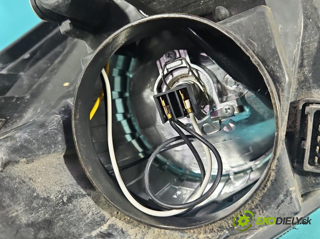 Opel Astra III 2004-2014 1.3 cdti 90 HP manual 66 kW 1248 cm3 5- Reflektor: ľavý  (Kľučka dverí ostatné)