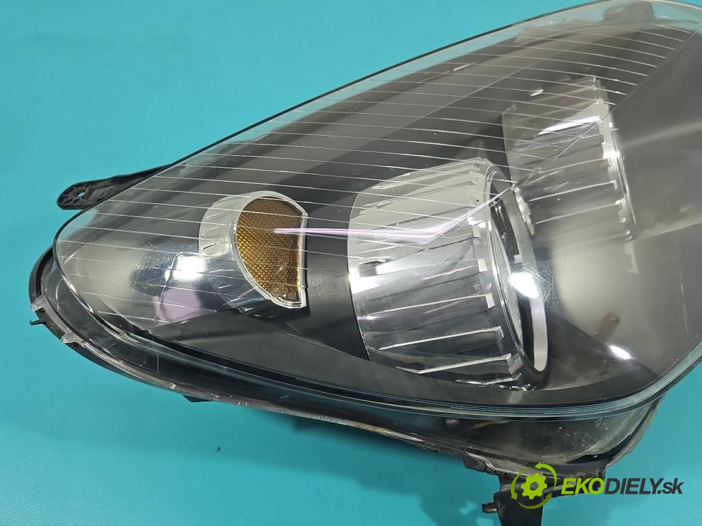 Opel Astra III 2004-2014 1.3 cdti 90 HP manual 66 kW 1248 cm3 5- Reflektor: pravý  (Svetlo predné pravé)