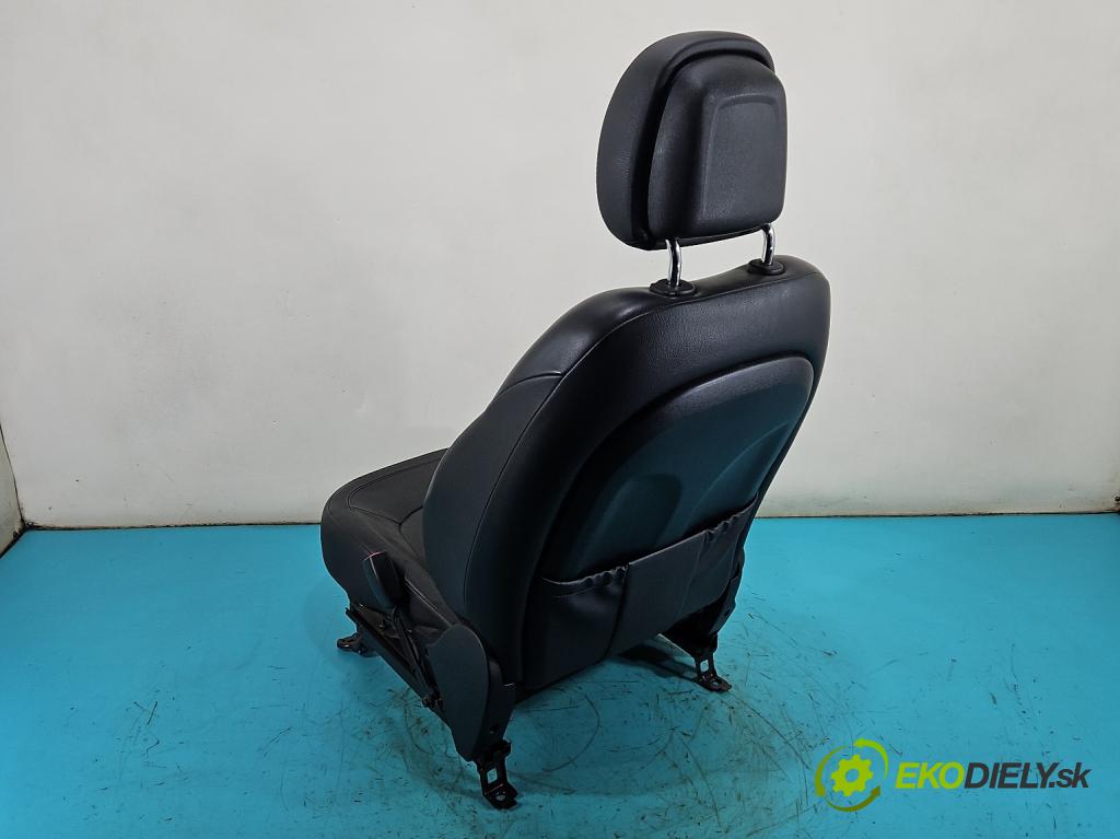 Hyundai Ix35 2.0 crdi 4wd 136hp manual 100 kW 1995 cm3 5- sedačke: komplet