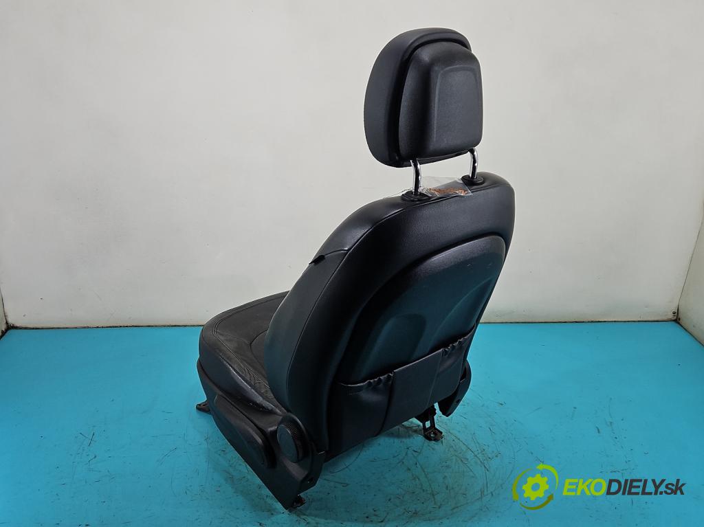 Hyundai Ix35 2.0 crdi 4wd 136hp manual 100 kW 1995 cm3 5- sedačke: komplet