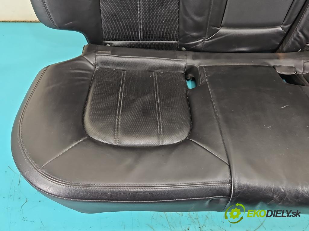 Hyundai Ix35 2.0 crdi 4wd 136hp manual 100 kW 1995 cm3 5- sedačke: komplet