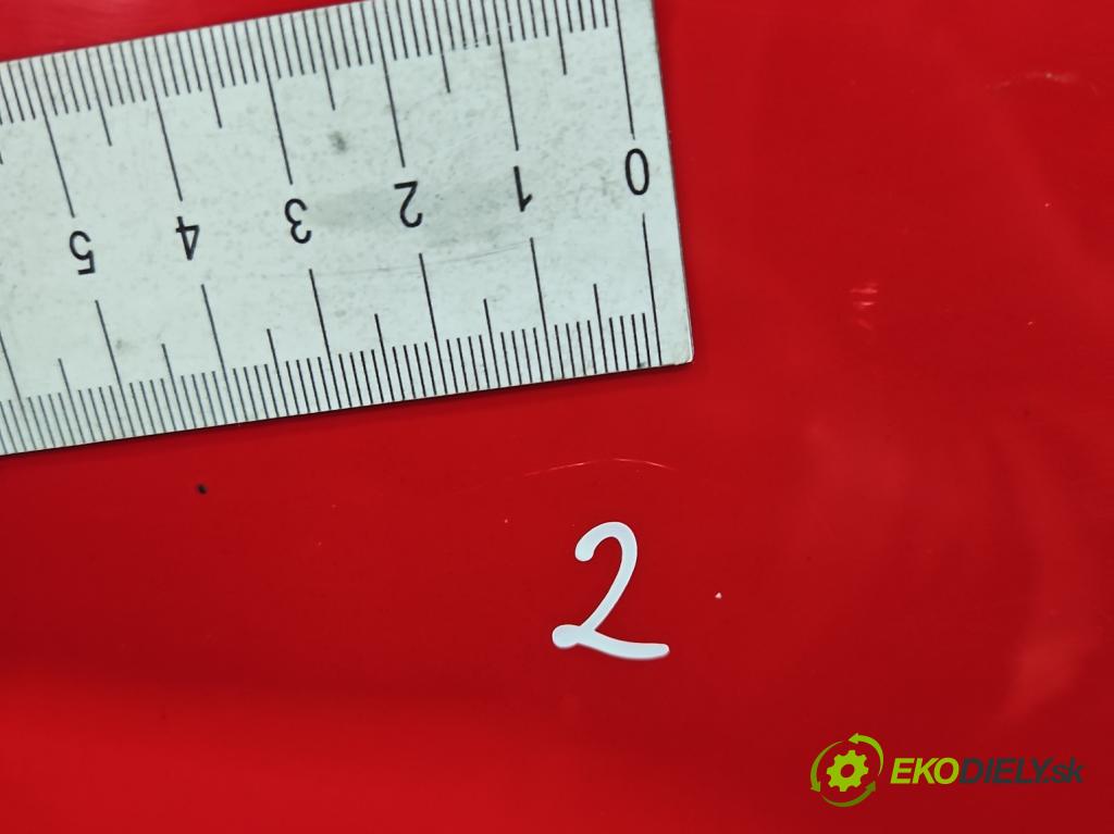 Toyota Corolla E12 2001-2009 2.0 D4D 90 HP manual 66 kW 1995 cm3 5- dvere zadné pravé  (Kľučka dverí ostatné)