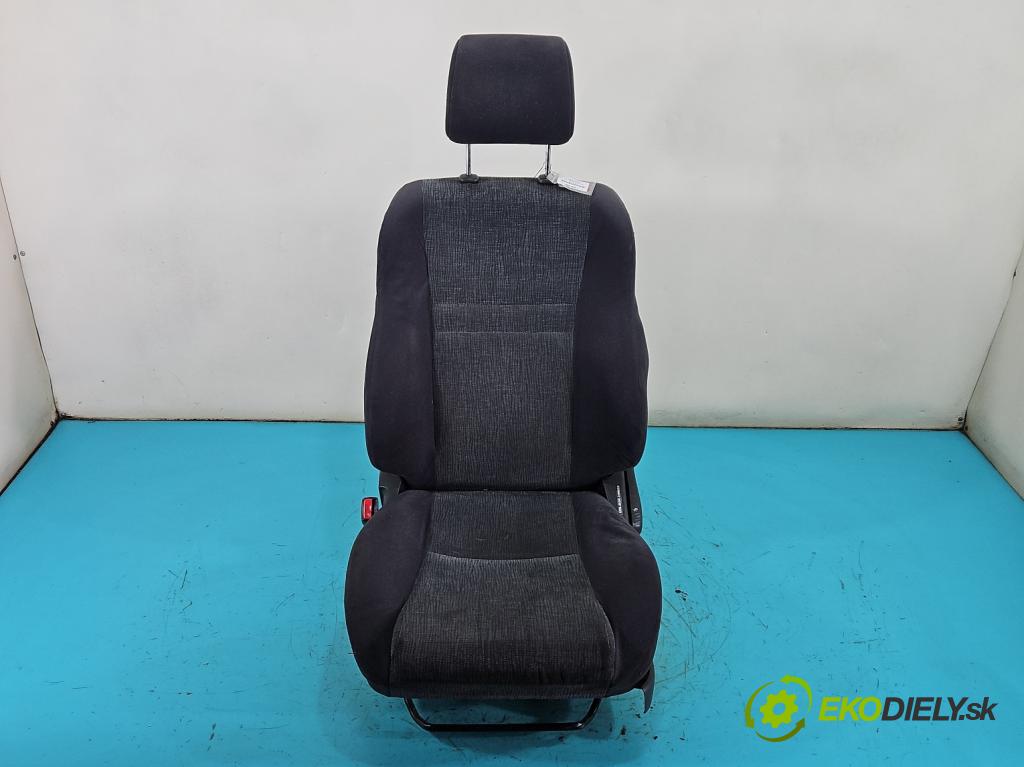 Toyota Corolla E12 2001-2009 2.0 D4D 90 HP manual 66 kW 1995 cm3 5- Sedačka ľavý  (Sedadlo)