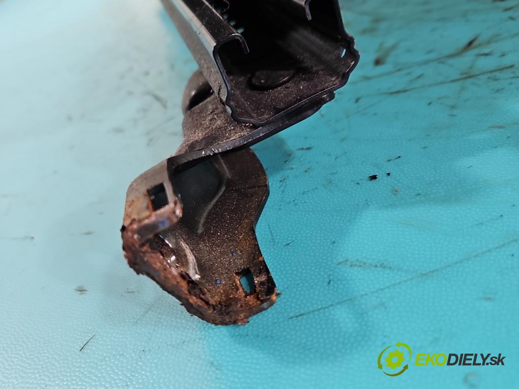 Toyota Corolla E12 2001-2009 2.0 D4D 90 HP manual 66 kW 1995 cm3 5- Sedačka pravý  (Sedadlo)