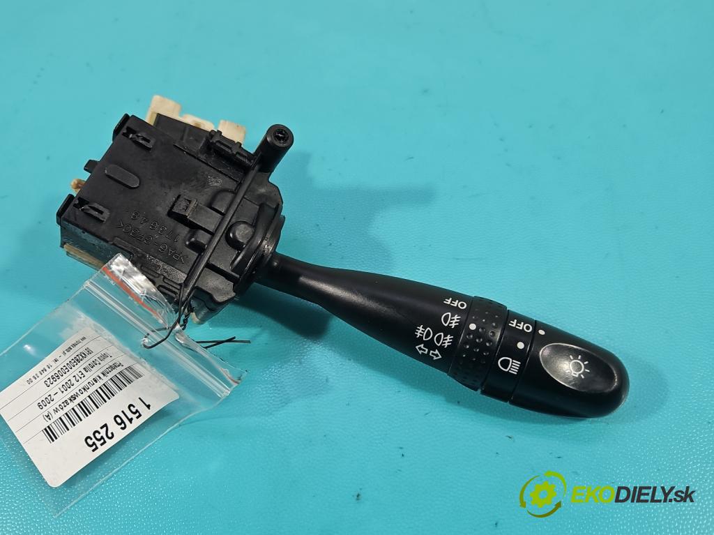 Toyota Corolla E12 2001-2009 2.0 D4D 90 HP manual 66 kW 1995 cm3 5- prepínač smeroviek 1736481 (Prepínacie páčky pod volantom)