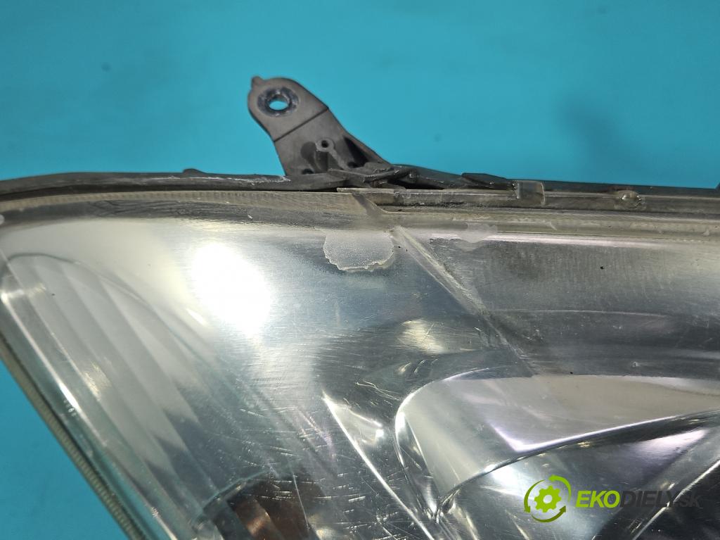 Toyota Corolla E12 2001-2009 2.0 D4D 90 HP manual 66 kW 1995 cm3 5- Reflektor: pravý 89006309 (Svetlo predné pravé)