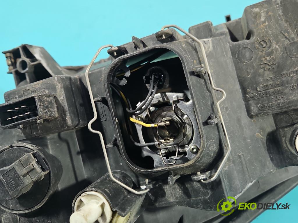 Toyota Corolla E12 2001-2009 2.0 D4D 90 HP manual 66 kW 1995 cm3 5- Reflektor: pravý 89006309 (Svetlo predné pravé)