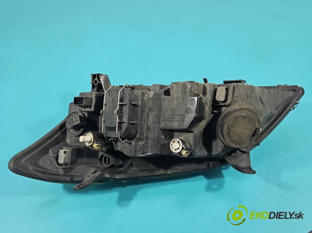 Toyota Corolla E12 2001-2009 2.0 D4D 90 HP manual 66 kW 1995 cm3 5- Reflektor: pravý 89006309 (Svetlo predné pravé)