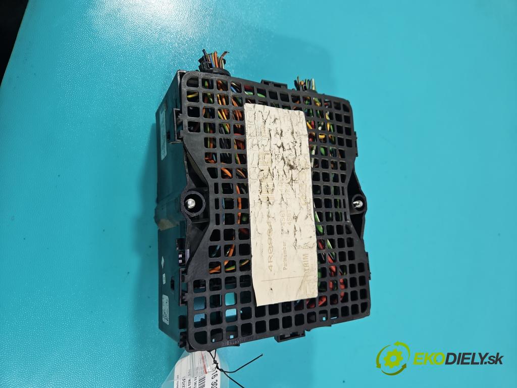 Ford Fiesta Mk6 2002-2008 1.3 8V 69KM manual 51 kW 1299 cm3 5- skrinka poistka 4S6T-14401-FB (Poistková skrinka)