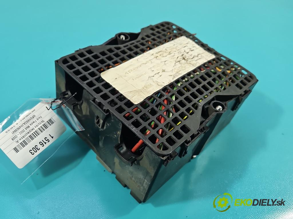 Ford Fiesta Mk6 2002-2008 1.3 8V 69KM manual 51 kW 1299 cm3 5- skrinka poistka 4S6T-14401-FB (Poistková skrinka)