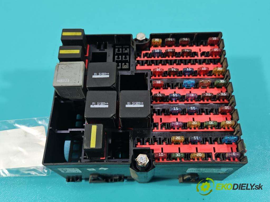 Ford Fiesta Mk6 2002-2008 1.3 8V 69KM manual 51 kW 1299 cm3 5- skrinka poistka 4S6T-14401-FB (Poistková skrinka)