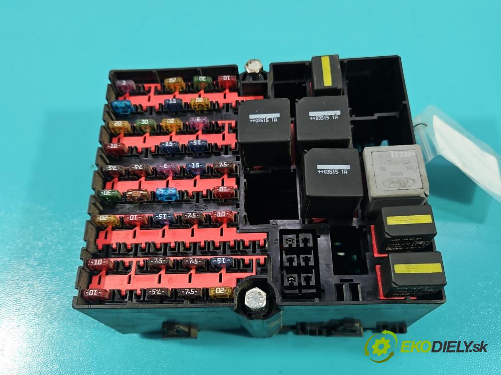 Ford Fiesta Mk6 2002-2008 1.3 8V 69KM manual 51 kW 1299 cm3 5- skrinka poistka 4S6T-14401-FB (Poistková skrinka)