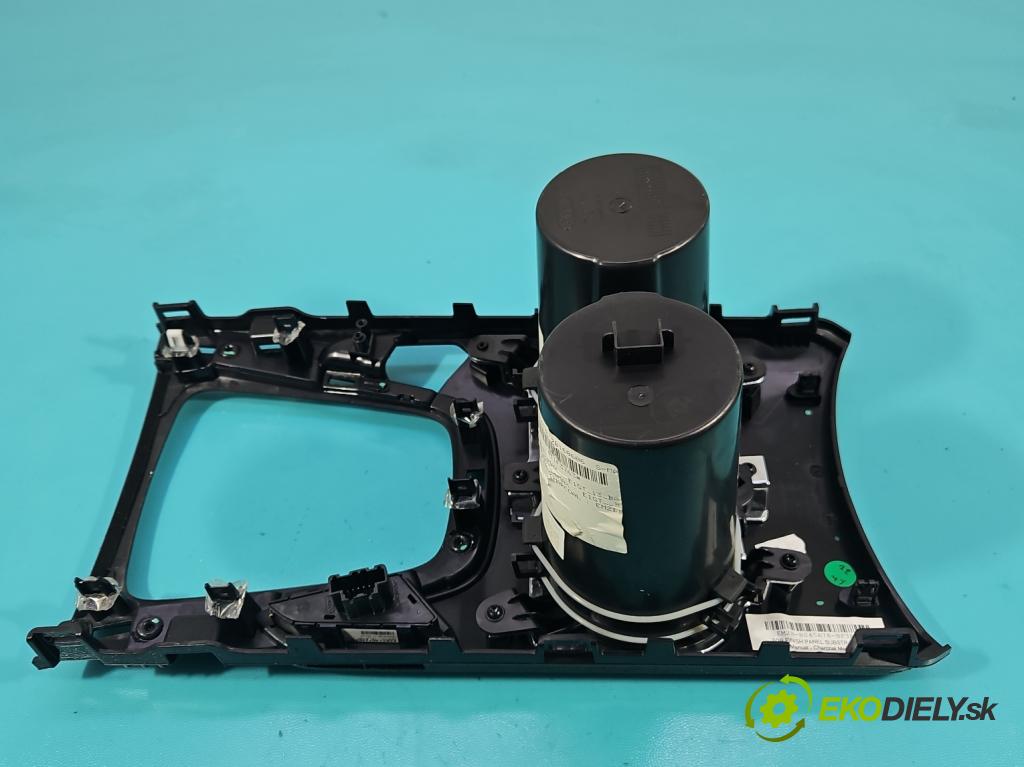 Ford S-max II 2015-2023 2.0 tdci 150 hp manual 110.3 kW 1997 cm3 5- Rukojeť: na napoje: EM2B-R045P28-AW (Držák nápojů)