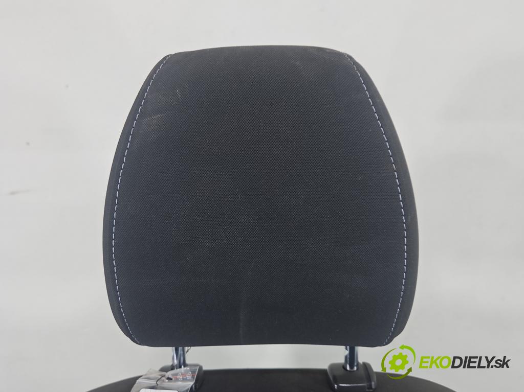 Ford Kuga Mk2 2013-2019 1.5 120 hp manual 88.3 kW 1498 cm3 5- Sedadlo pravý  (Sedadlo)