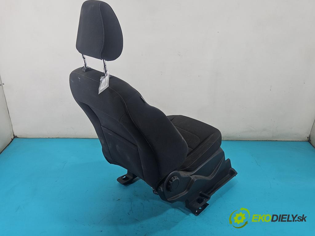 Ford Kuga Mk2 2013-2019 1.5 120 hp manual 88.3 kW 1498 cm3 5- Sedadlo pravý  (Sedadlo)