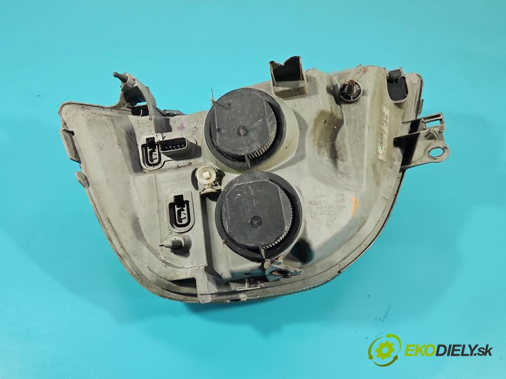 Renault Master II 1998-2010 2.5 DCI 114 HP manual 84 kW 2463 cm3 5- Reflektor: pravý 8200163521 (Svetlo predné pravé)