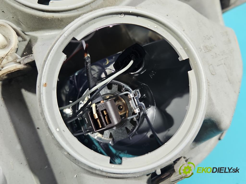 Renault Master II 1998-2010 2.5 DCI 114 HP manual 84 kW 2463 cm3 5- Reflektor: pravý 8200163521 (Svetlo predné pravé)