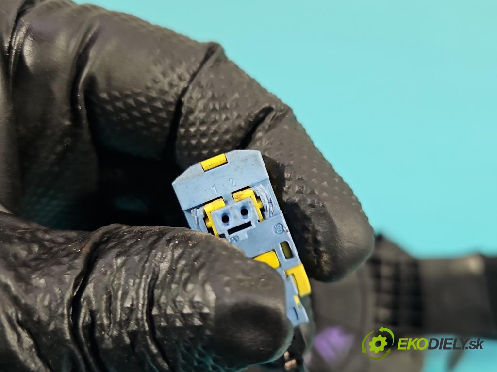 Renault Master II 1998-2010 2.5 DCI 114 HP manual 84 kW 2463 cm3 5- prepínač komplex: 8200199519 (Prepínacie páčky pod volantom)